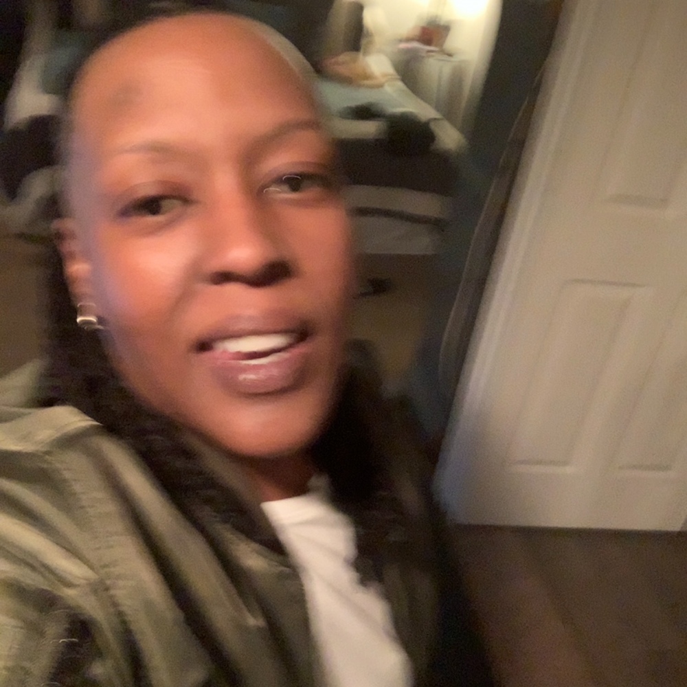 Meet your Posher, Kamika